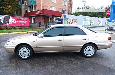 Седан Toyota Camry 1997 в Прилуках