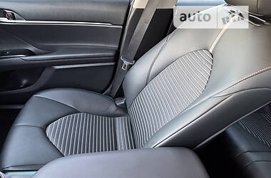 Седан Toyota Camry 2018 в 