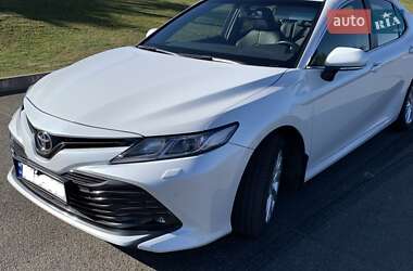 Седан Toyota Camry 2020 в Кривом Роге