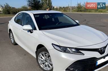 Седан Toyota Camry 2020 в Кривом Роге