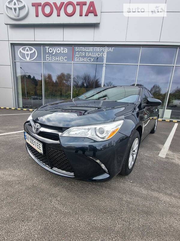 Седан Toyota Camry 2016 в Харкові