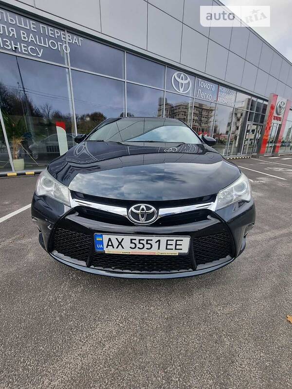 Седан Toyota Camry 2016 в Харкові