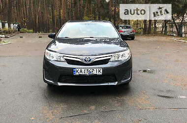 Седан Toyota Camry 2012 в Киеве