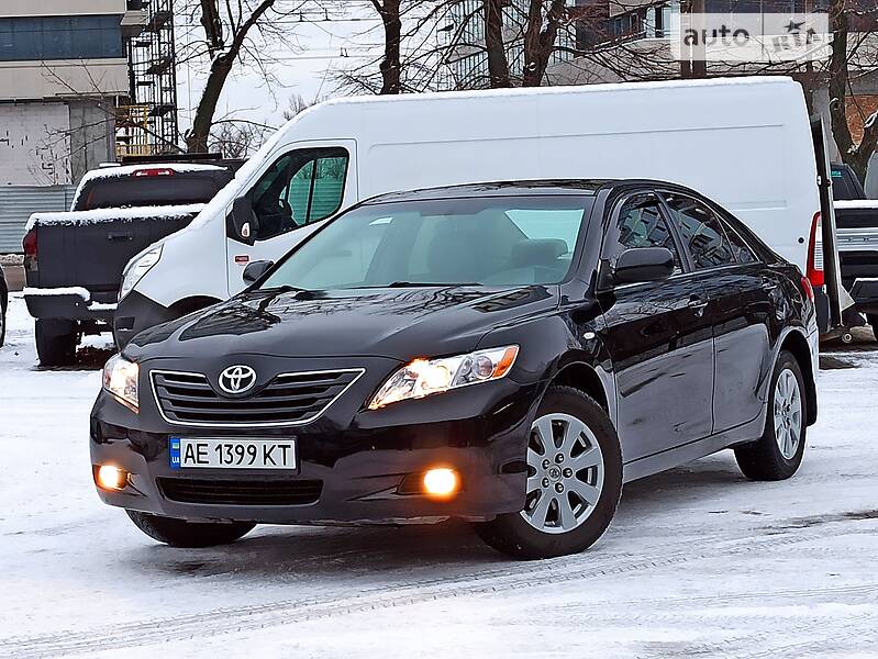 Седан Toyota Camry 2008 в Днепре