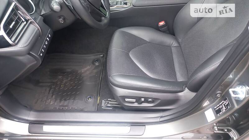 Седан Toyota Camry 2021 в Каменском