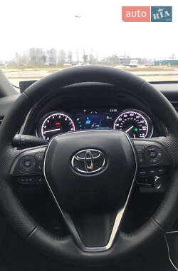 Седан Toyota Camry 2020 в Києві