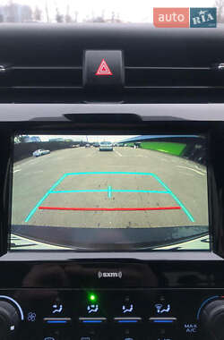 Седан Toyota Camry 2020 в Києві