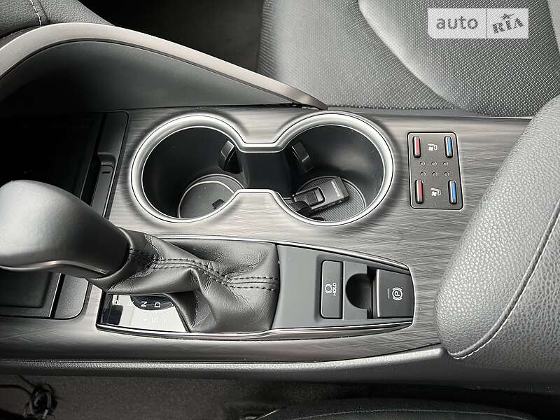 Седан Toyota Camry 2021 в Киеве