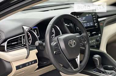 Седан Toyota Camry 2021 в Киеве