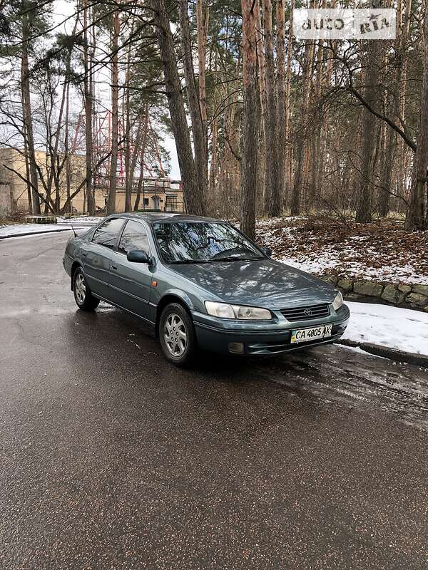 Седан Toyota Camry 1999 в Черкассах