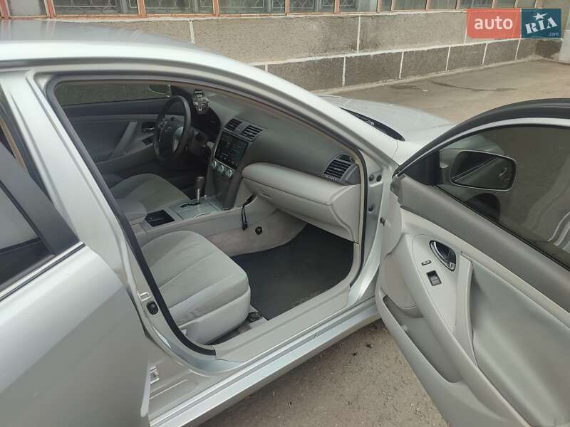 Седан Toyota Camry 2006 в Первомайске
