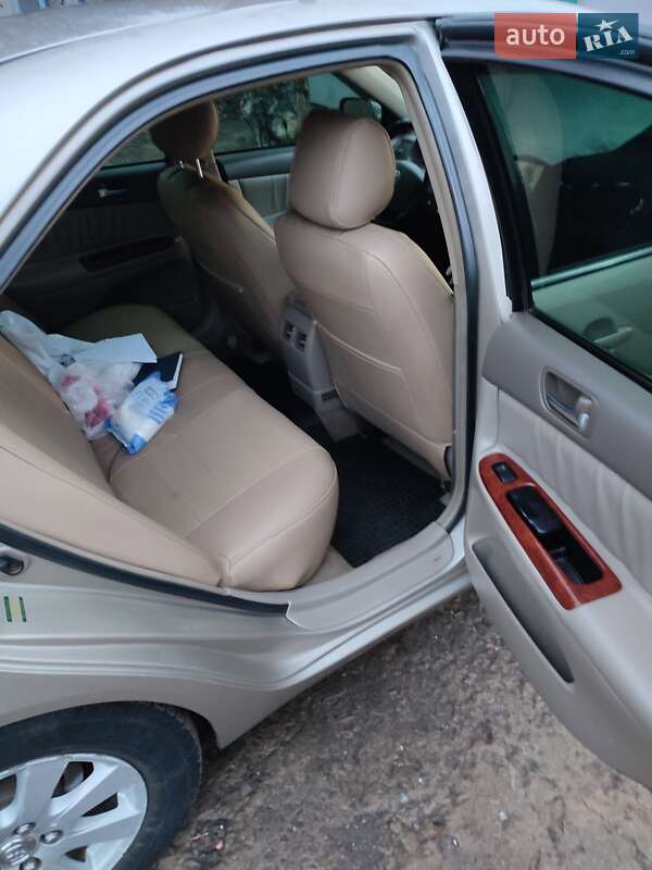 Седан Toyota Camry 2004 в Слов'янську