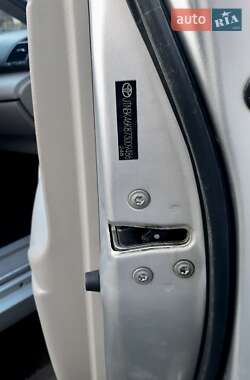 Седан Toyota Camry 2006 в Днепре