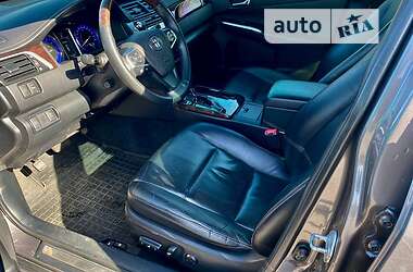Седан Toyota Camry 2014 в 