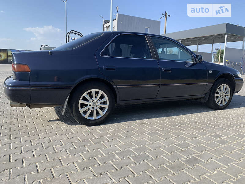 Седан Toyota Camry 1997 в Одессе