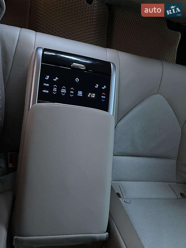 Седан Toyota Camry 2019 в Тячеве