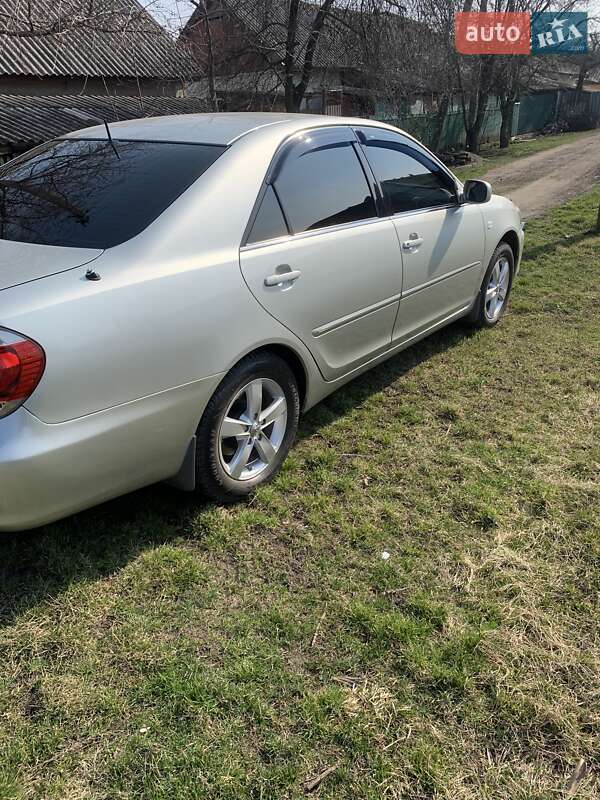 Седан Toyota Camry 2005 в Гайвороні