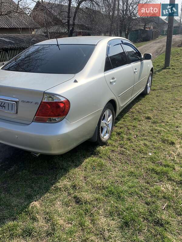 Седан Toyota Camry 2005 в Гайвороне