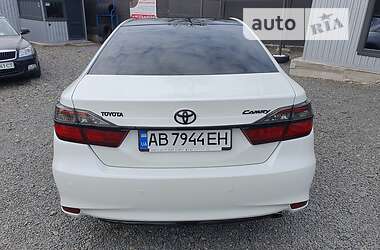 Седан Toyota Camry 2015 в Хмельницком