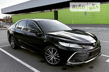 Седан Toyota Camry 2021 в Киеве