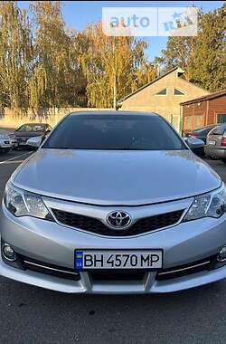 Седан Toyota Camry 2014 в Ізмаїлі