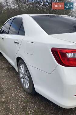 Седан Toyota Camry 2011 в Кривом Озере