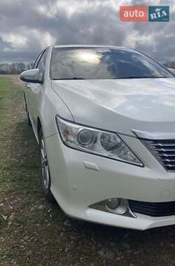 Седан Toyota Camry 2011 в Кривом Озере