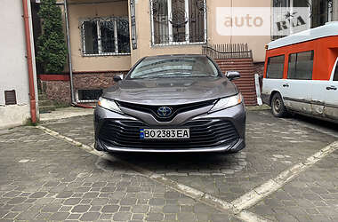 Седан Toyota Camry 2020 в Тернополе