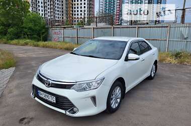 Седан Toyota Camry 2015 в Одессе