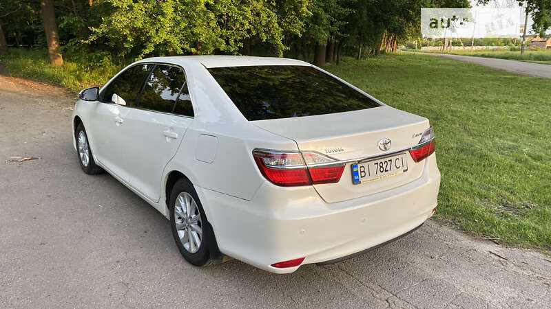 Седан Toyota Camry 2015 в Полтаві