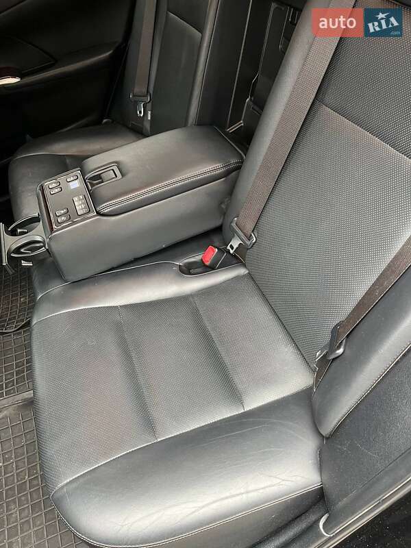 Седан Toyota Camry 2014 в Киеве фото 12 Седан Toyota Camry 2014 в Киеве