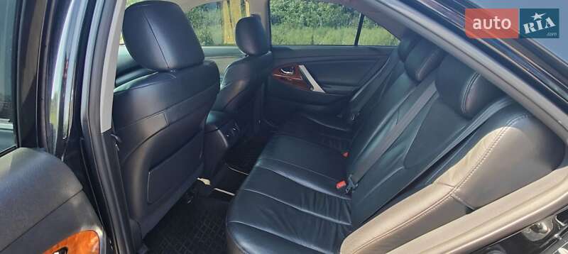 Седан Toyota Camry 2008 в Павлограде