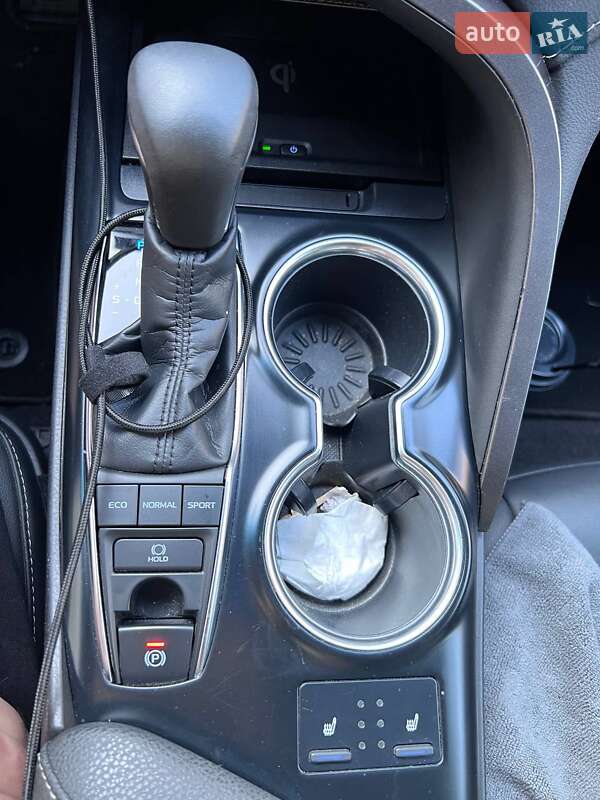 Седан Toyota Camry 2018 в Черкасах