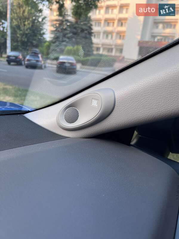 Седан Toyota Camry 2018 в Черкасах