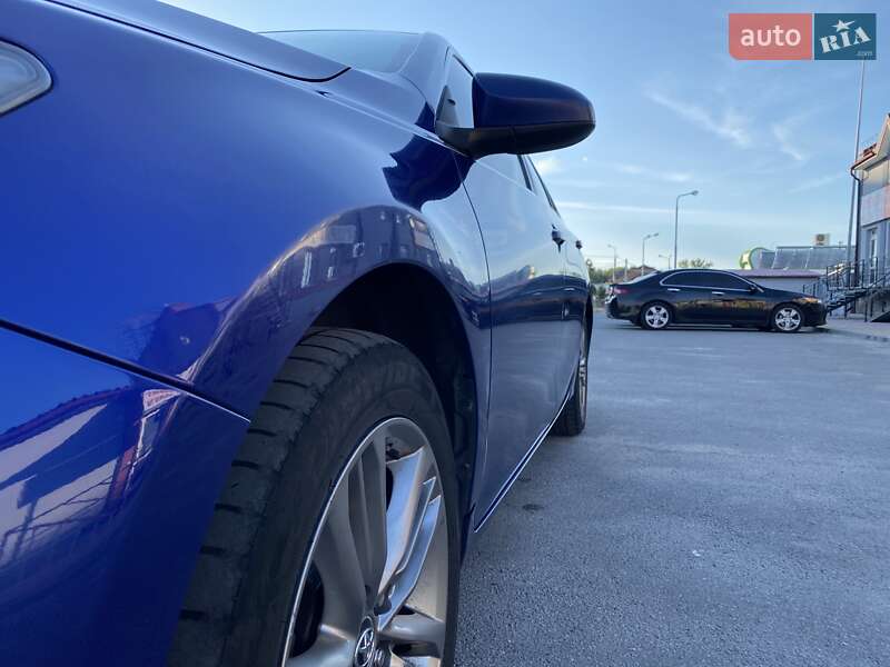 Седан Toyota Camry 2014 в Тернополе