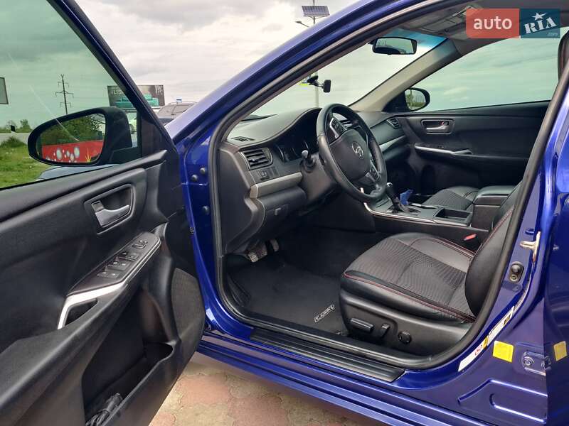 Седан Toyota Camry 2014 в Тернополе