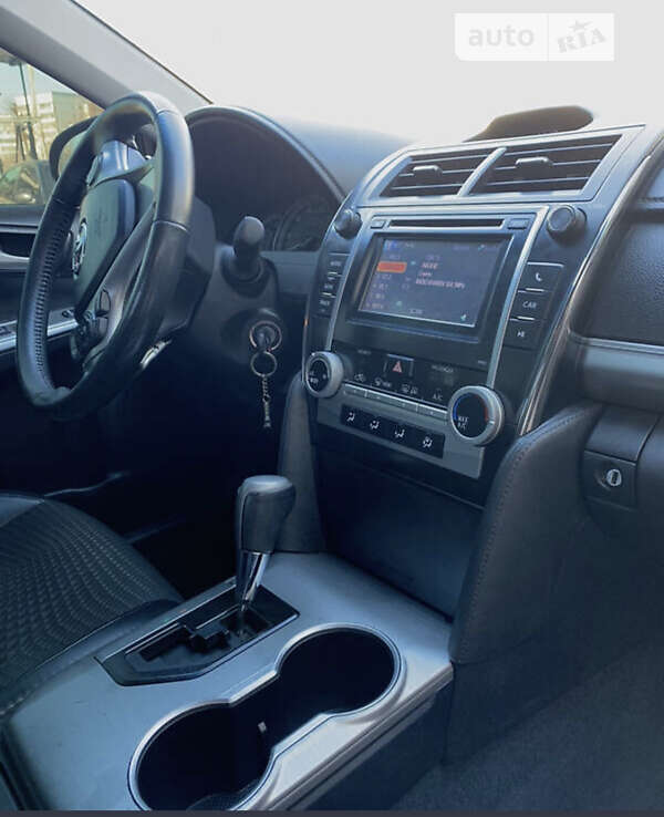 Седан Toyota Camry 2012 в Харькове
