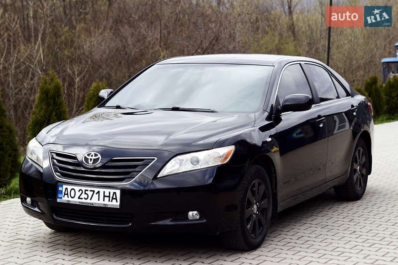 Седан Toyota Camry 2006 в Мукачевому