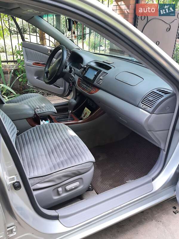 Седан Toyota Camry 2004 в Миколаєві