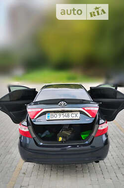 Седан Toyota Camry 2015 в 