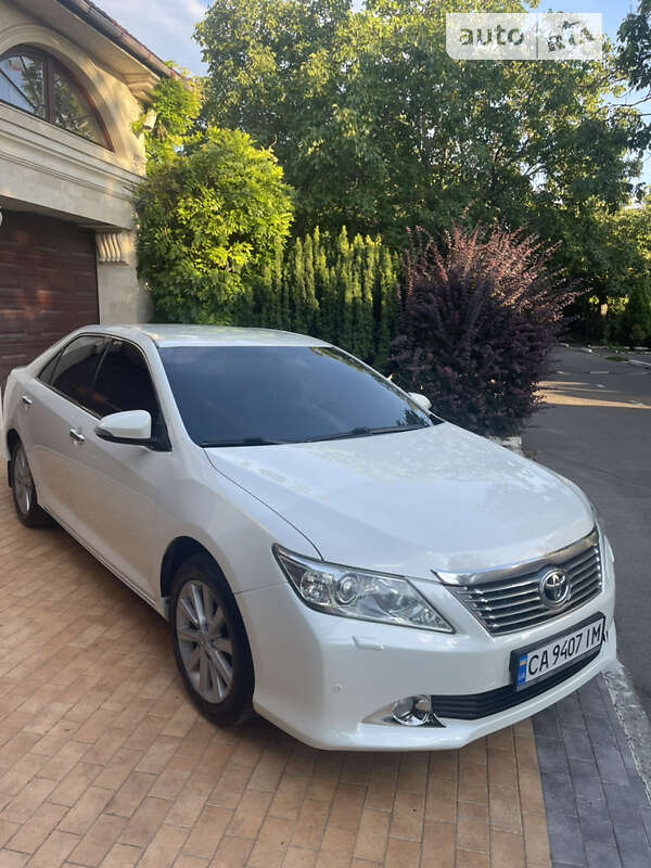 Седан Toyota Camry 2012 в 