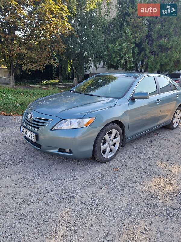 Седан Toyota Camry 2007 в Кривому Розі