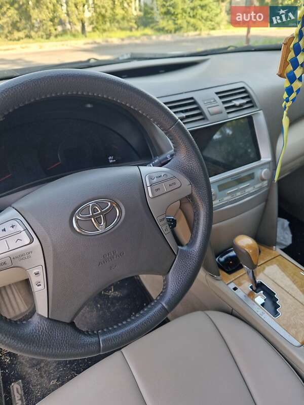 Седан Toyota Camry 2007 в Кривому Розі