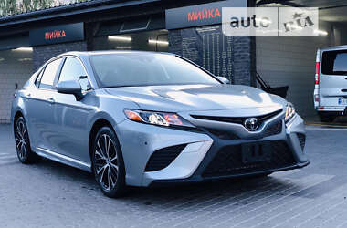 Седан Toyota Camry 2019 в Києві
