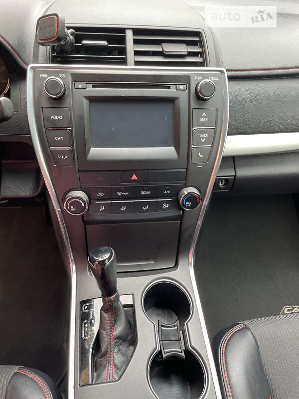 Седан Toyota Camry 2016 в Софиевской Борщаговке
