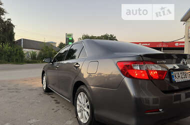 Седан Toyota Camry 2013 в Стрые