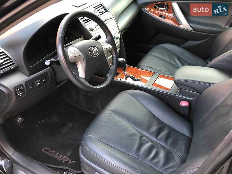 Седан Toyota Camry 2008 в Львове
