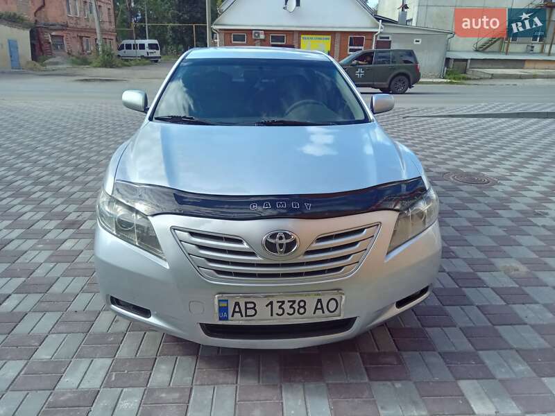 Седан Toyota Camry 2008 в Виннице