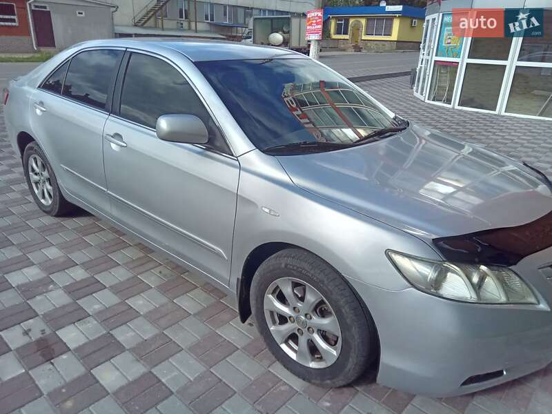 Седан Toyota Camry 2008 в Виннице
