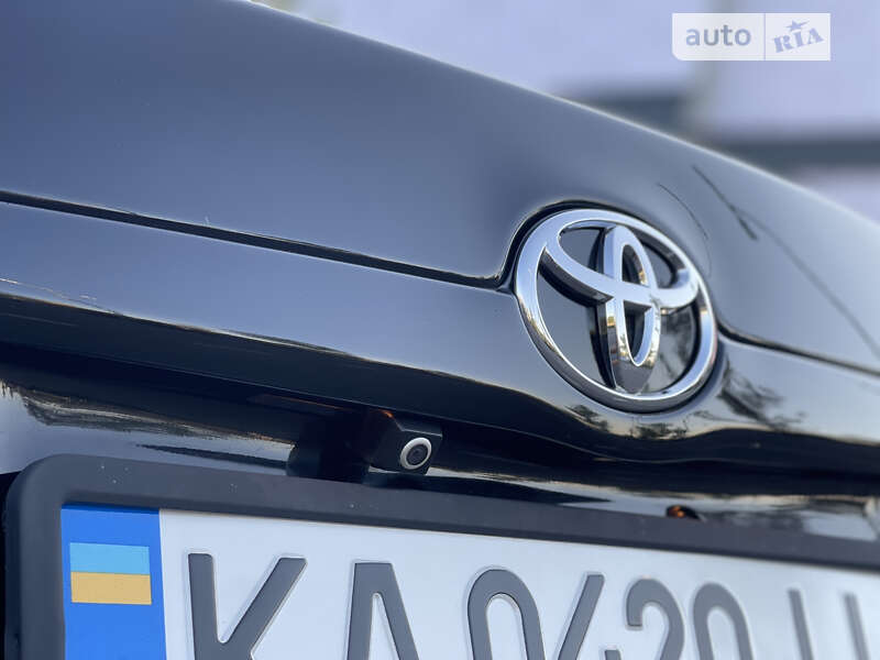 Седан Toyota Camry 2006 в Киеве